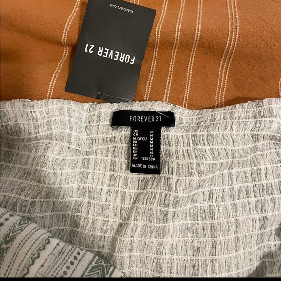 Forever 21 crop top - Picture 3 of 3